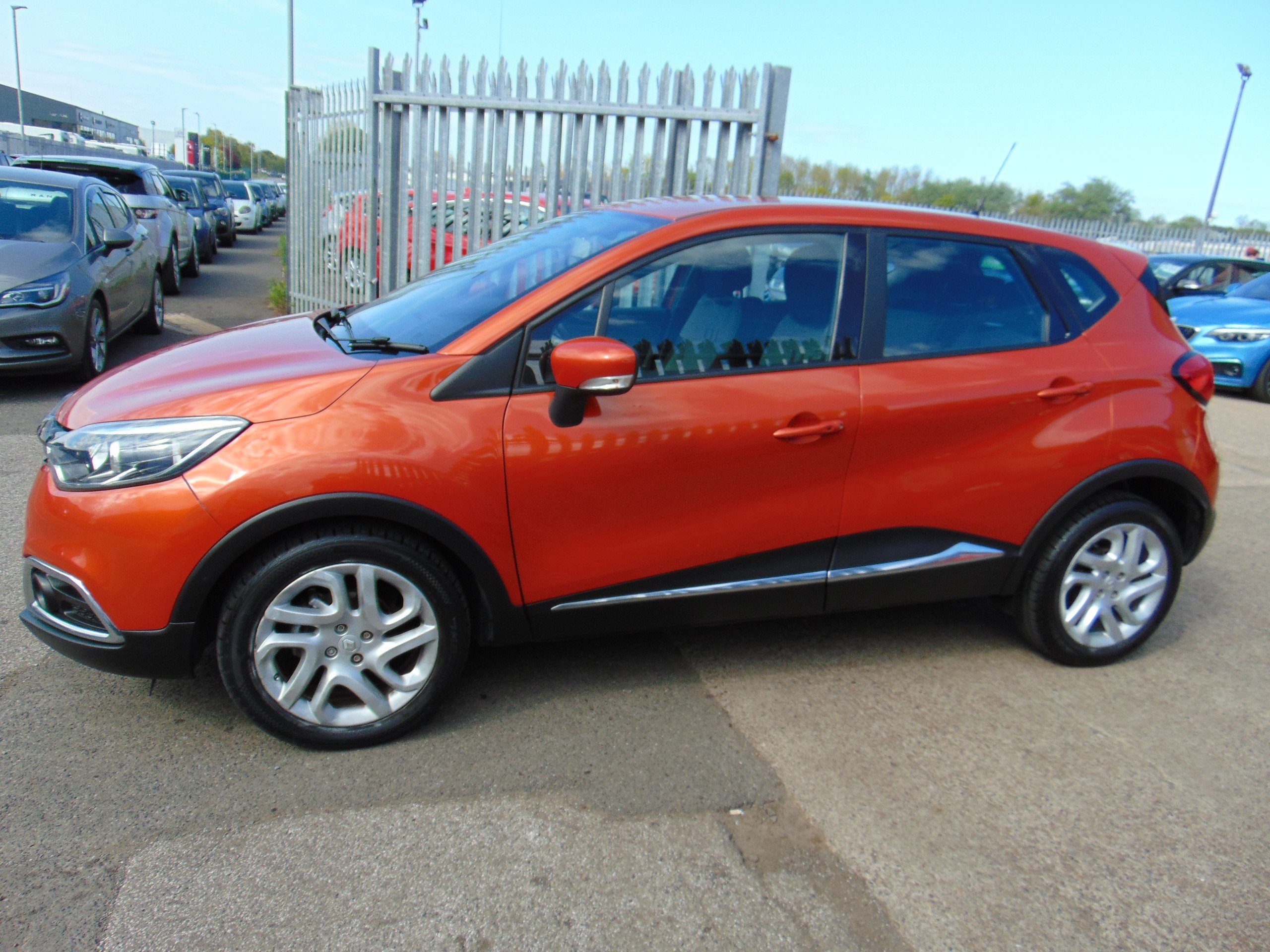 RENAULT CAPTUR 0.9 TCE ENERGY DYNAMIQUE MEDIANAV SUV 5DR PETROL MANUAL EURO 5 S...